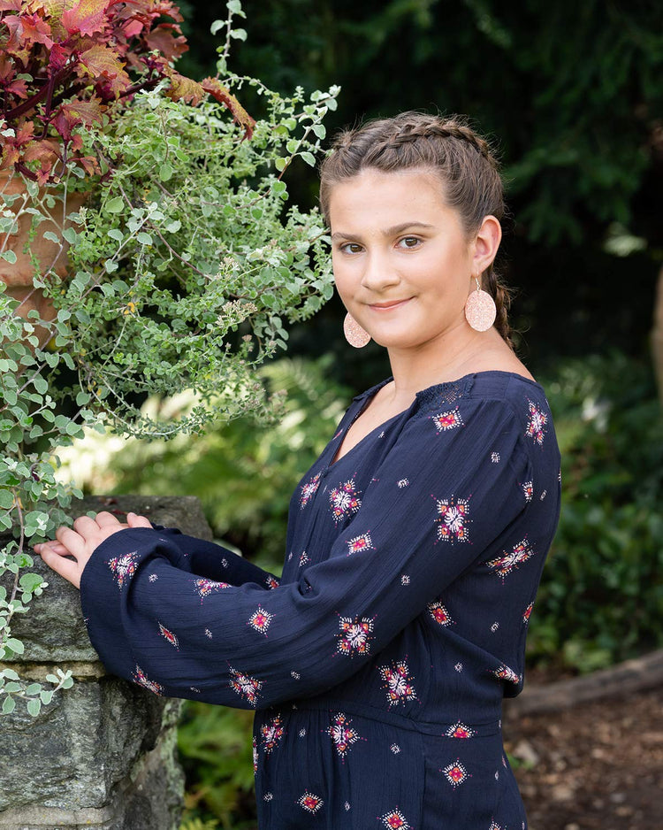 Silver-tone Glitter Faux Leather Oval Dangle Earrings (Peachy Pink)