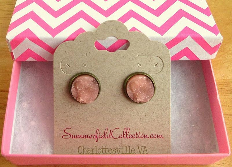 Summerfield Collection Antiqued Gold-tone Faux Druzy Stone Stud Earrings 12mm (Apricot)