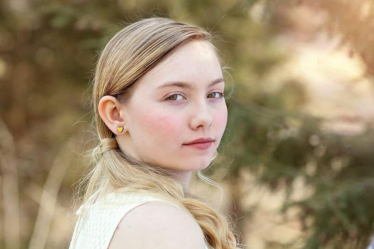 Summerfield Collection Stainless Steel Glitter Acrylic Heart Stud Earrings 8mm (Yellow)