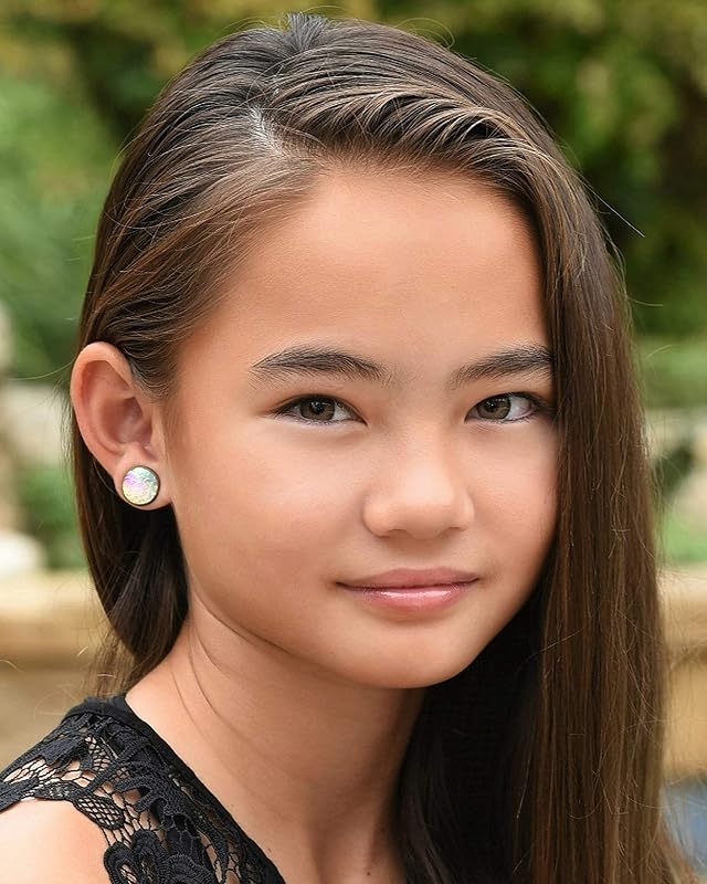 Summerfield Collection Antiqued Gold-tone Metallic Mermaid Scale Stud Earrings 12mm (Clear AB)