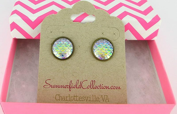 Summerfield Collection Antiqued Gold-tone Metallic Mermaid Scale Stud Earrings 12mm (Clear AB)