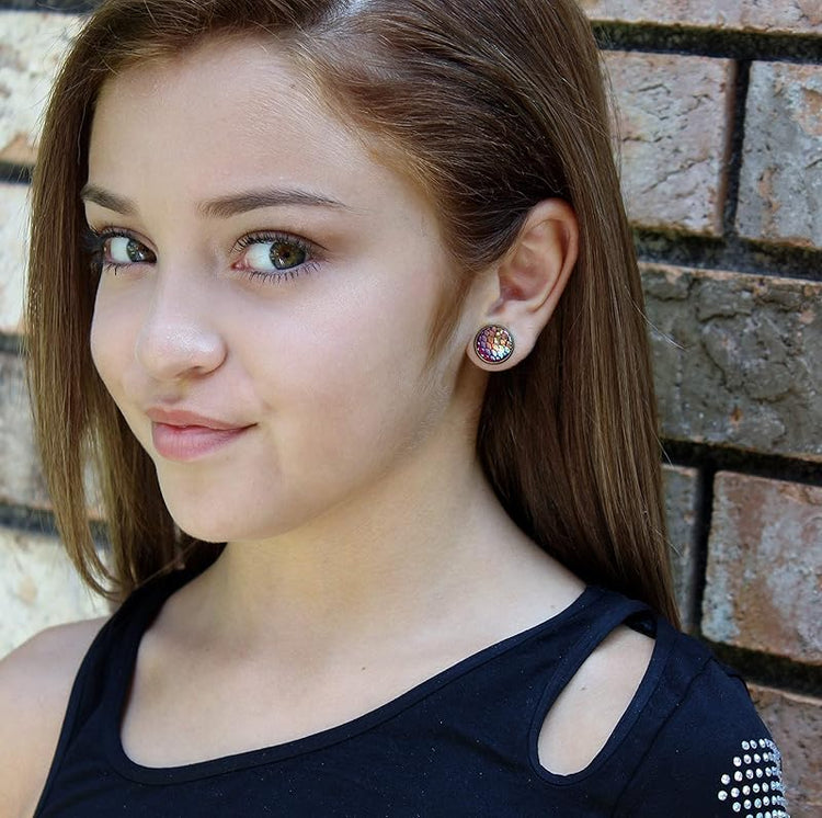 Summerfield Collection Antiqued Gold-tone Metallic Mermaid Scale Stud Earrings 12mm (Red AB)