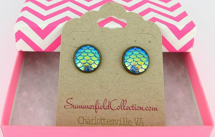 Summerfield Collection Antiqued Gold-tone Metallic Mermaid Scale Stud Earrings 12mm (Green/Blue AB)